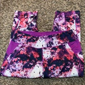Cropped workout leggings, size Medium